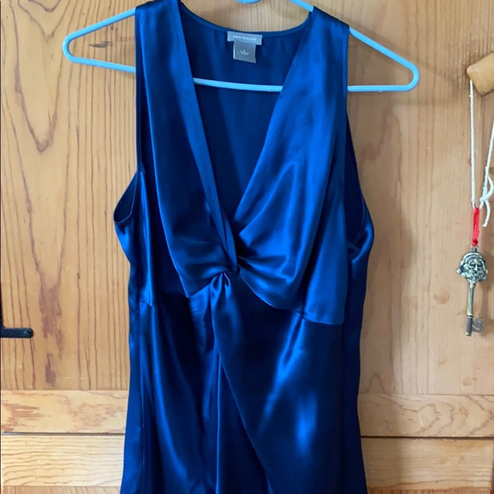 Ann Taylor Blue Silk Sleeveless Blouse Size 2